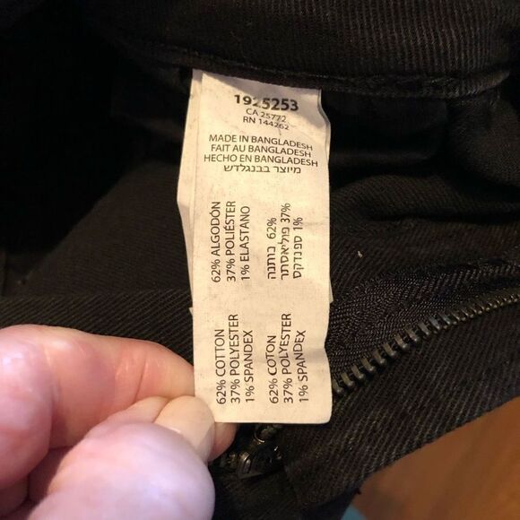 BLACK TAPE - NWT - L Sz 28 Slim-Fit Mom Jean Shorts in Black Wash. So cute! - Picture 12 of 14